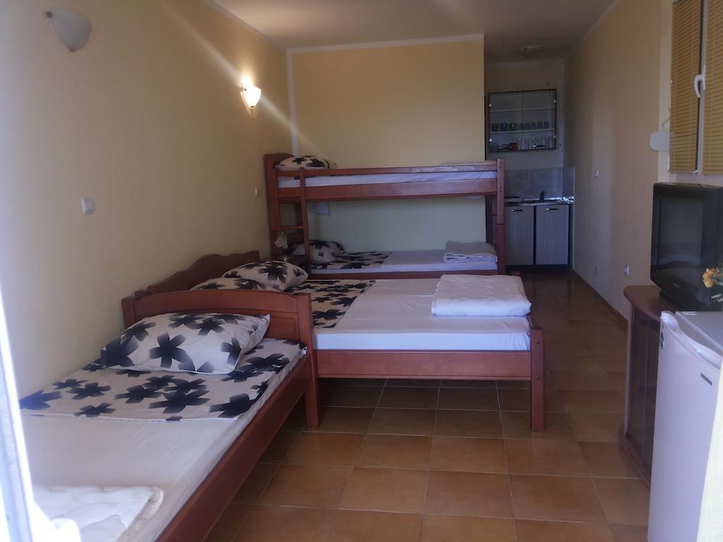 Apartments And Studios Anicic Utjeha Room photo