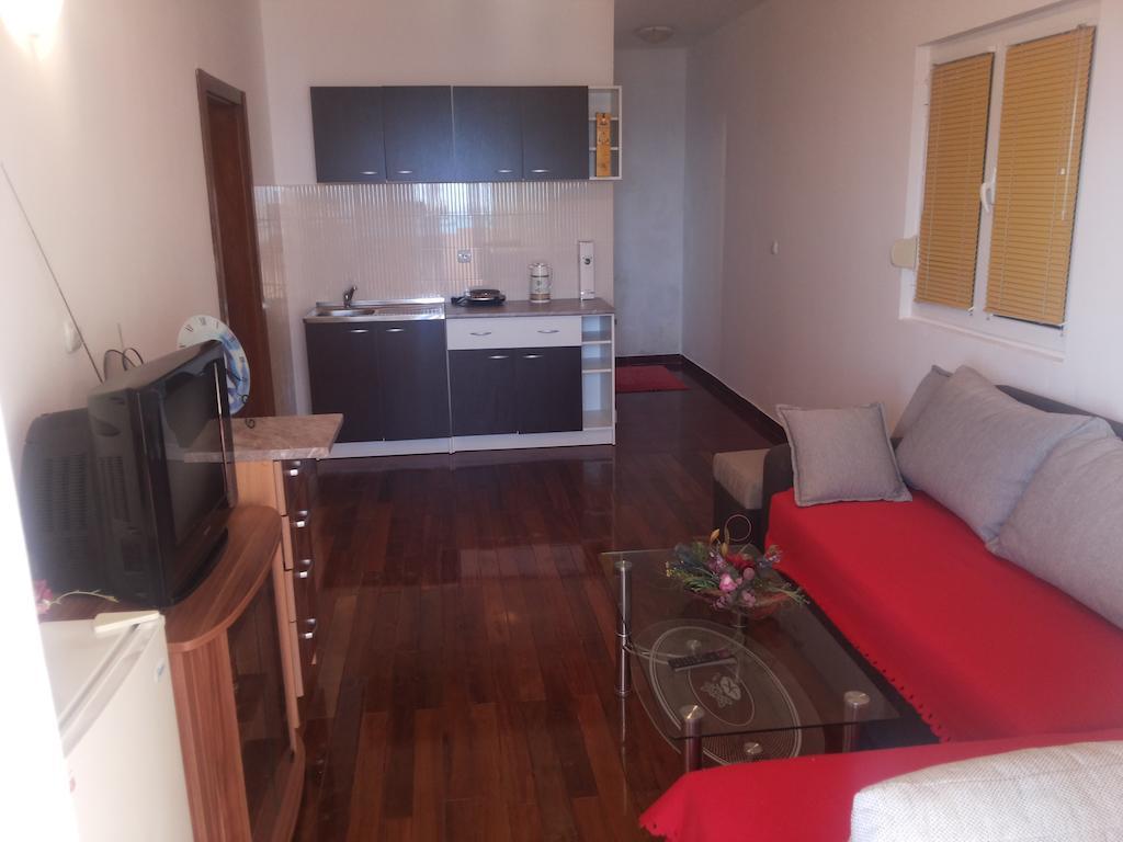 Apartments And Studios Anicic Utjeha Room photo